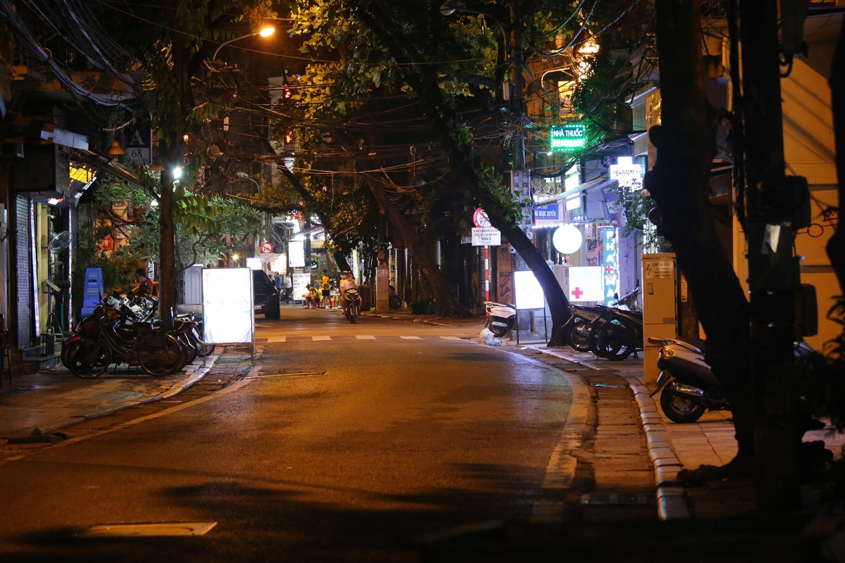 hanoi old quarter street falls quiet amid covid-19 fears picture 10
