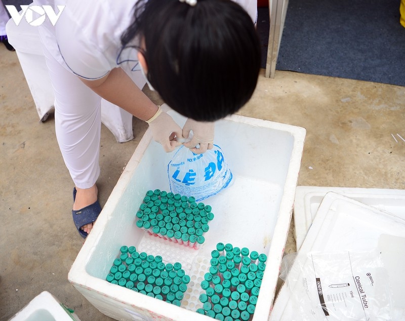 hanoi continues to conduct rt-pcr tests for returnees from da nang picture 14