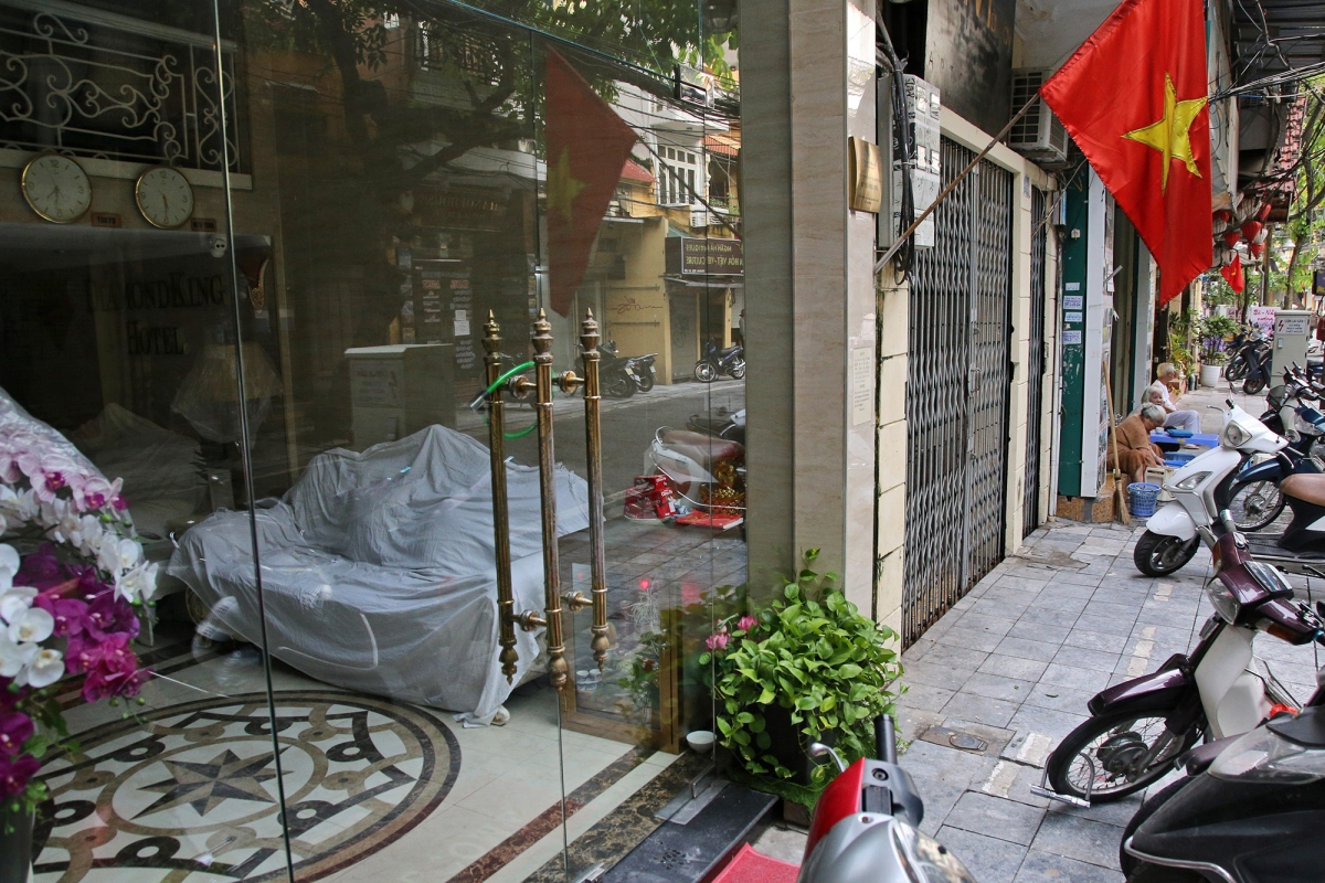 hanoi old quarter street falls quiet amid covid-19 fears picture 2