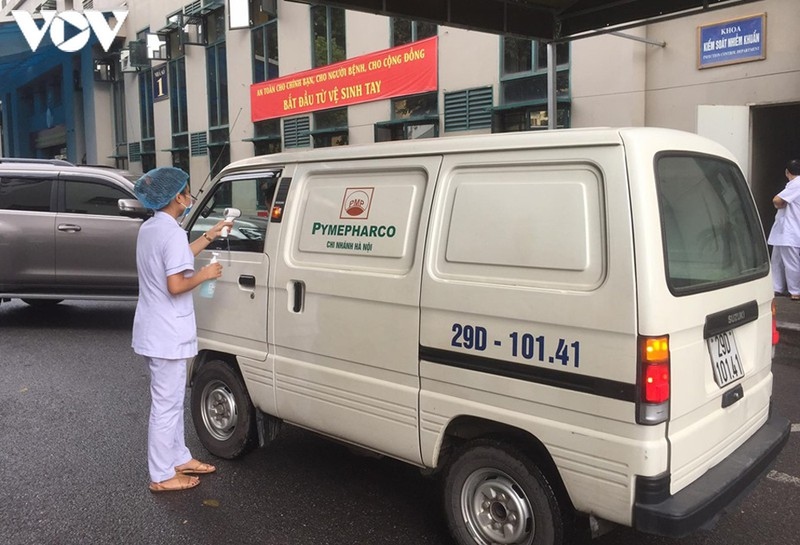 hanoi hospitals tighten covid-19 prevention measures picture 4