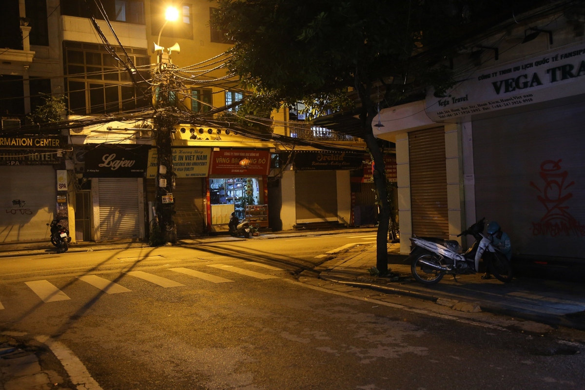 hanoi old quarter street falls quiet amid covid-19 fears picture 6