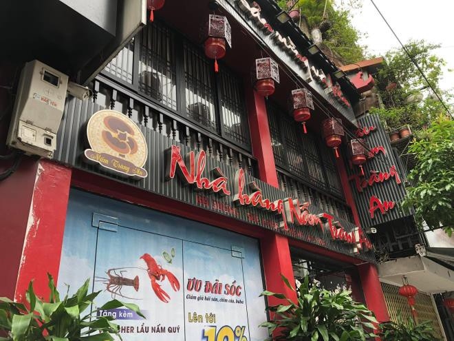 nha hang, khach san pho co ha noi tiep tuc dong cua do covid-19 hinh anh 1