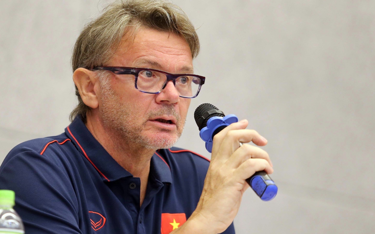 HLV Troussier chỉ ra lứa cầu nòng cốt của Việt Nam hướng đến World Cup 2026