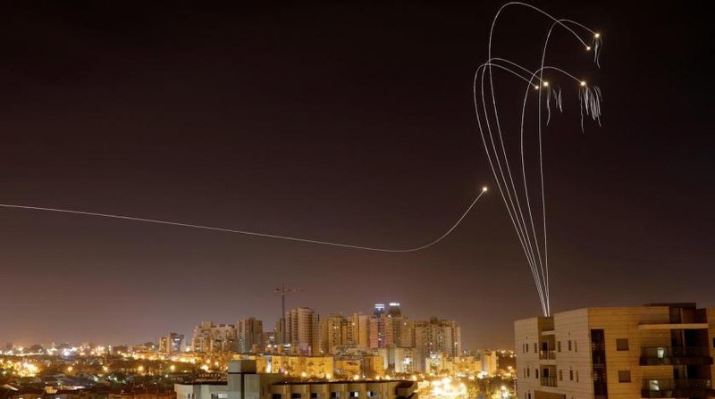Israel không kích đáp trả vụ tấn công từ Gaza. Ảnh Reuters