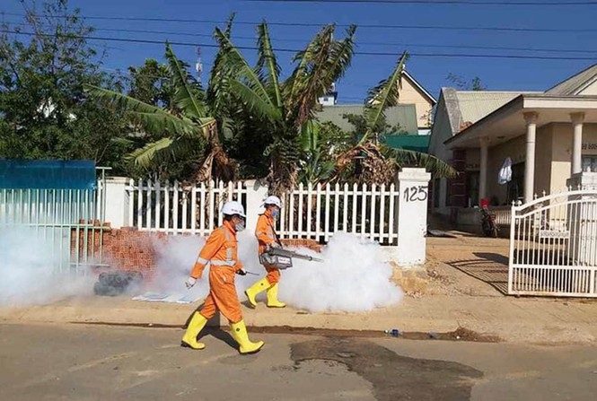 Special medical staff spray disinfectants at the COVID patient’s company in Lac Duong district 
