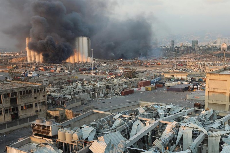 Hiện trường vụ nổ kinh hoàng tại thủ đô Beirut của Lebanon. Ảnh: Reuters