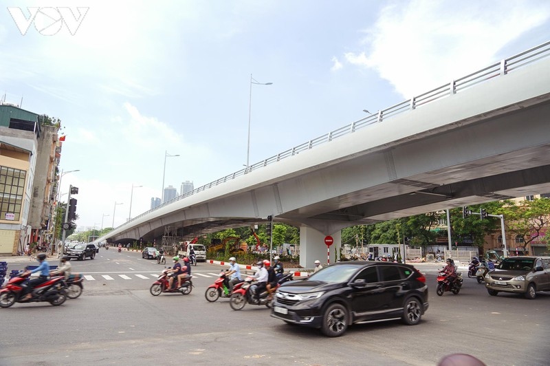 hanoi welcomes opening of new flyover in cau giay district picture 12