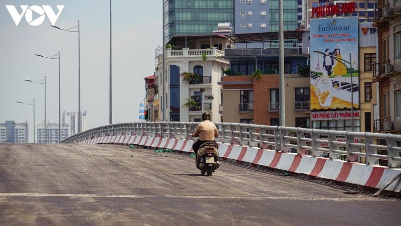 hanoi welcomes opening of new flyover in cau giay district picture 14