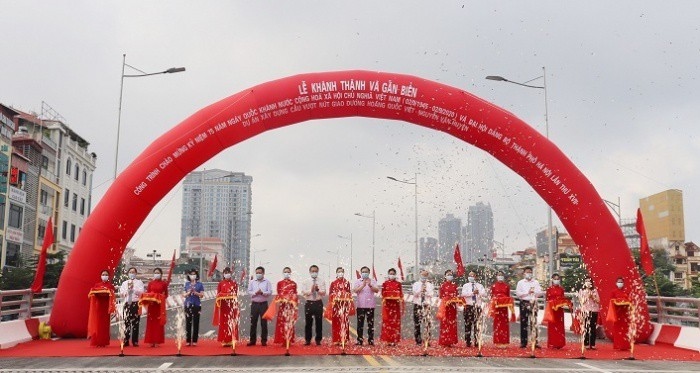hanoi welcomes opening of new flyover in cau giay district picture 15