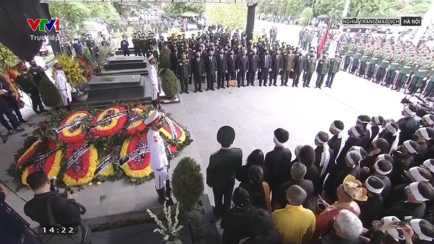 former party leader s final resting place in hanoi picture 16