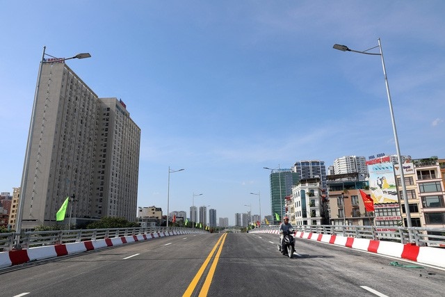 hanoi welcomes opening of new flyover in cau giay district picture 16
