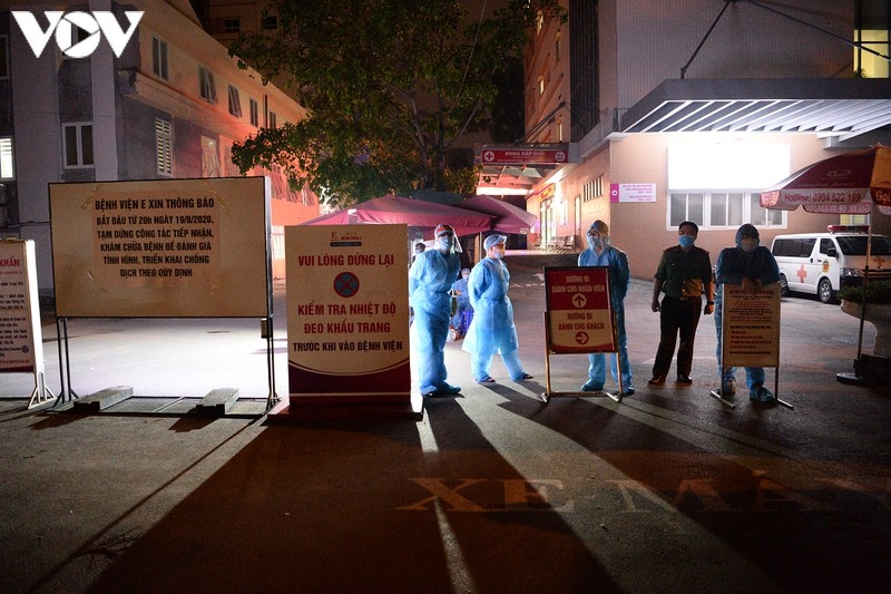 lockdown imposed on e hospital relates to covid-19 patient in hanoi picture 3