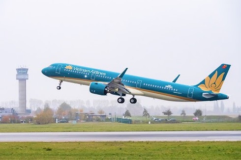 vietnam airlines brings home 340 citizens from pacific region picture 1