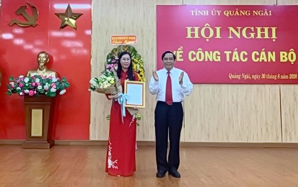 cong bo quyet dinh chuan y ba bui thi quynh van lam bi thu quang ngai hinh anh 1