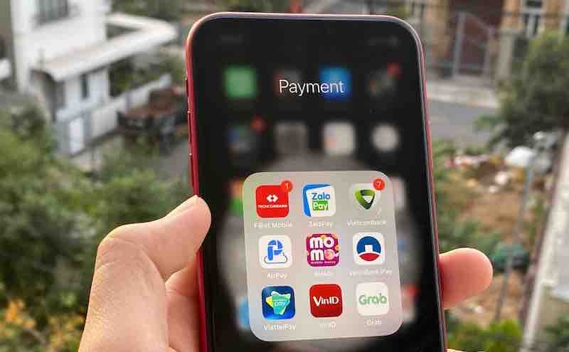 vietnamese consumers prefer using cashless payments picture 1