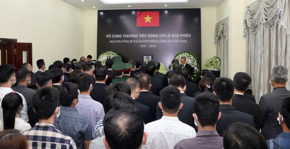 tribute-paying services for former party leader held abroad picture 8