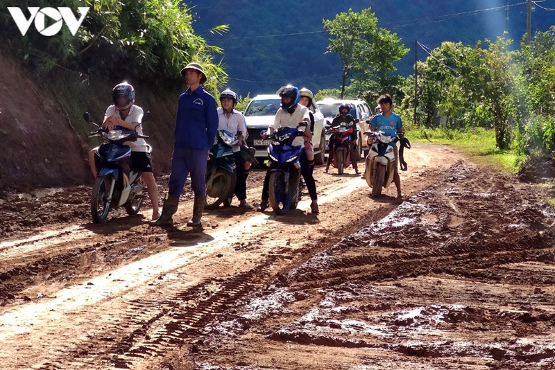 The rebuilding efforts result in disruption to local residents.