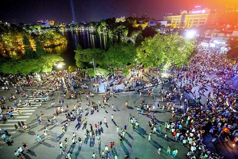 hanoi capital closes pedestrian streets midnight august 21 picture 1