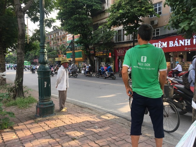 hanoi market porters struggle to survive covid-19 outbreak picture 4