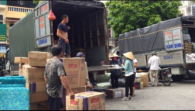 hanoi market porters struggle to survive covid-19 outbreak picture 8