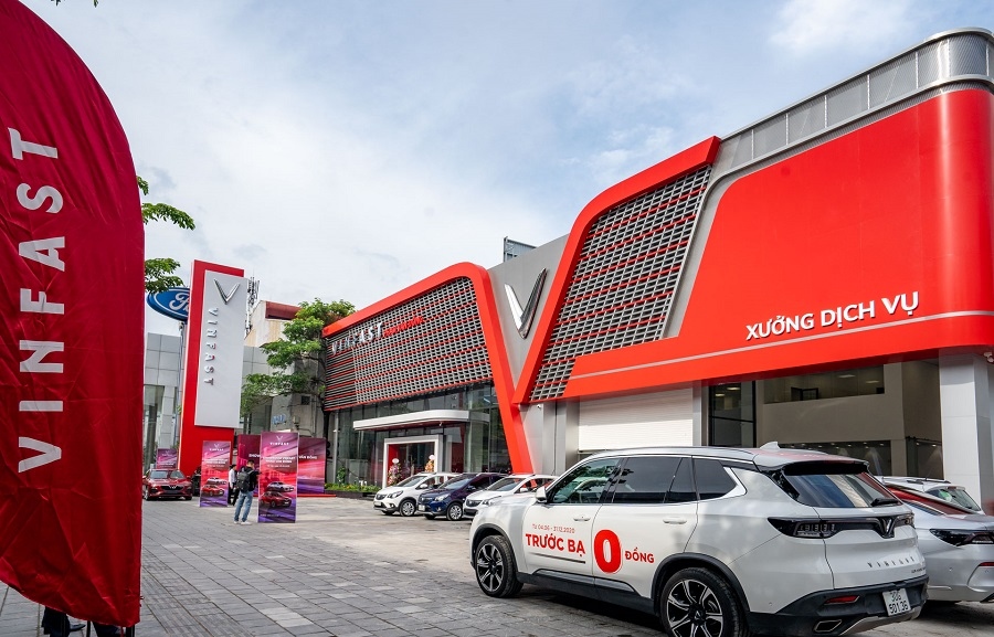 kham pha showroom vinfast moi rong 2.000m2 tai ha noi hinh anh 2