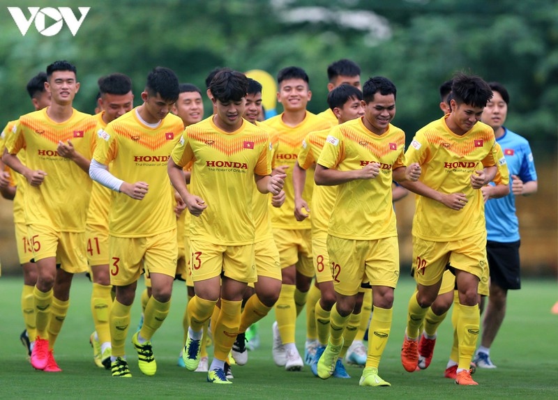 vietnam u22 players train hard in anticipation of sea games 31 picture 10