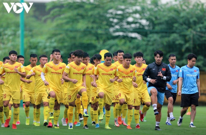 vietnam u22 players train hard in anticipation of sea games 31 picture 1