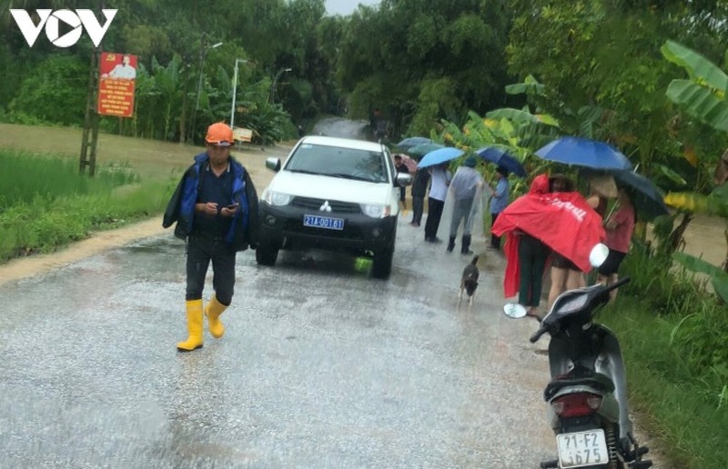 severe flooding disrupts traffic in mountain region picture 4