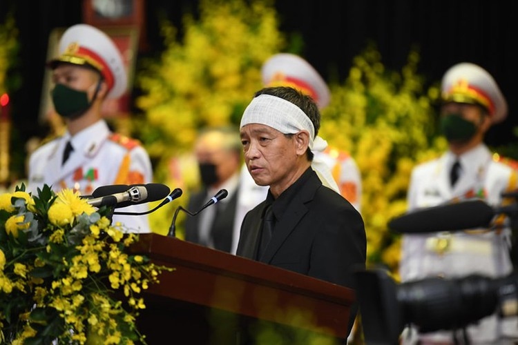 memorial service for former party leader le kha phieu picture 5