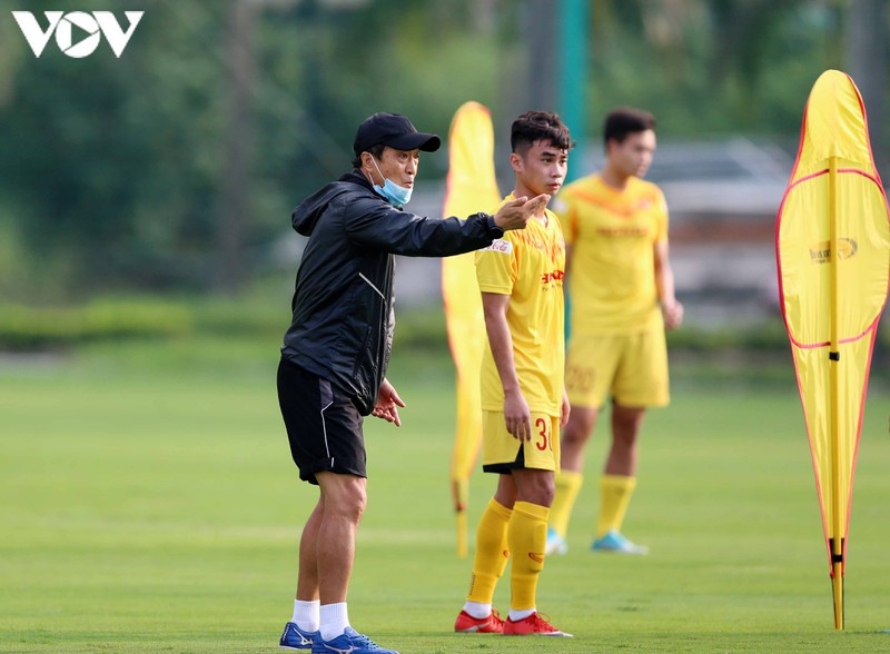 vietnam u22 players train hard in anticipation of sea games 31 picture 9
