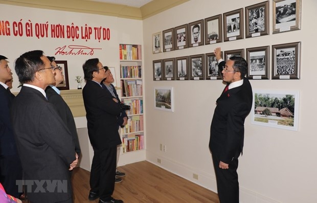 showroom of president ho chi minh inaugurated in canada picture 1