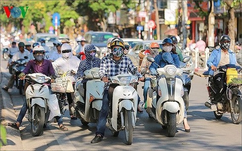 summer heat returns to northern vietnam, temperatures hit above 36 picture 1