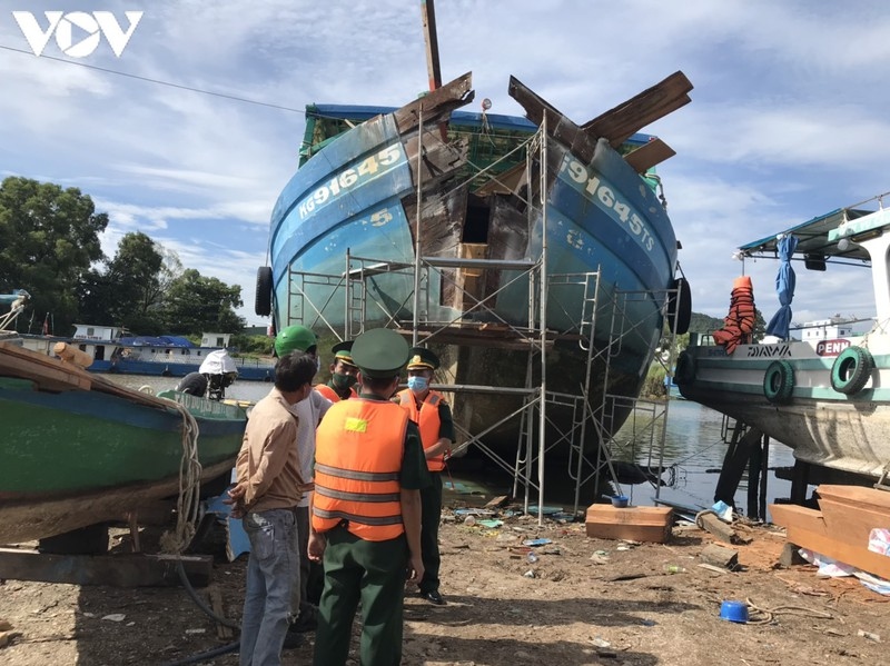 Kiên Giang tìm được phương tiện va chạm gây nghiêng đổ trụ điện trên biển