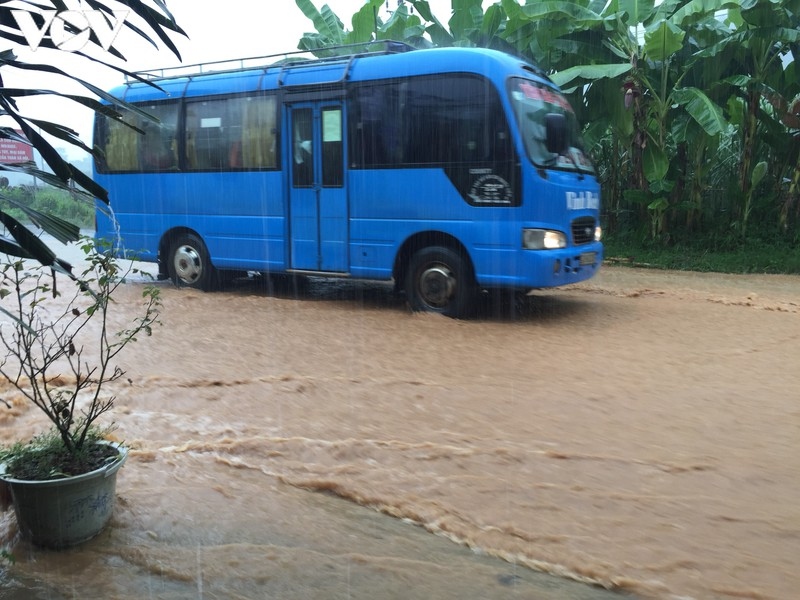 mua lon khien nhieu khu vuc o yen bai ngap lut, giao thong di lai kho khan hinh anh 8