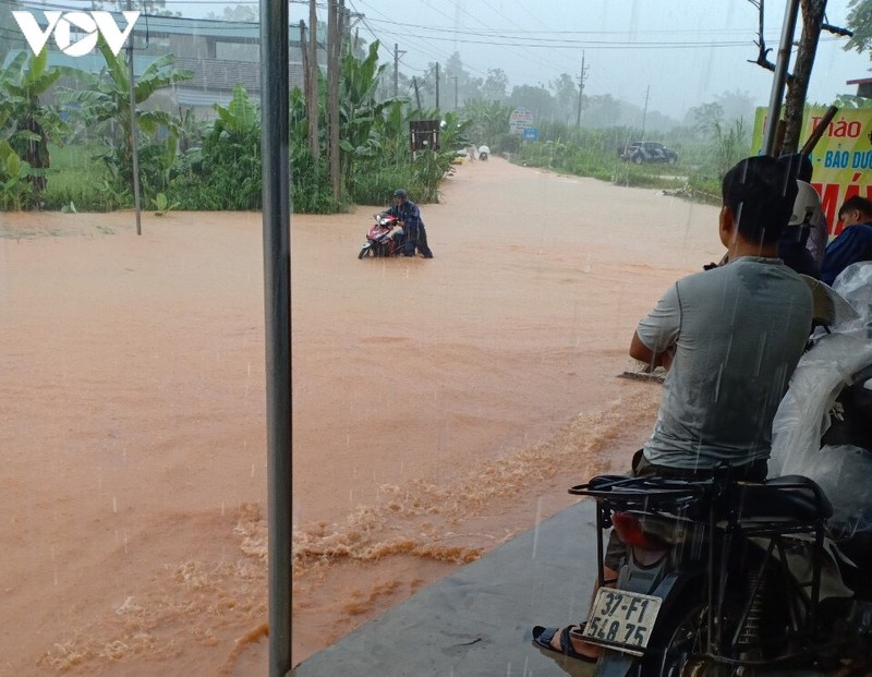 mua lon khien nhieu khu vuc o yen bai ngap lut, giao thong di lai kho khan hinh anh 9