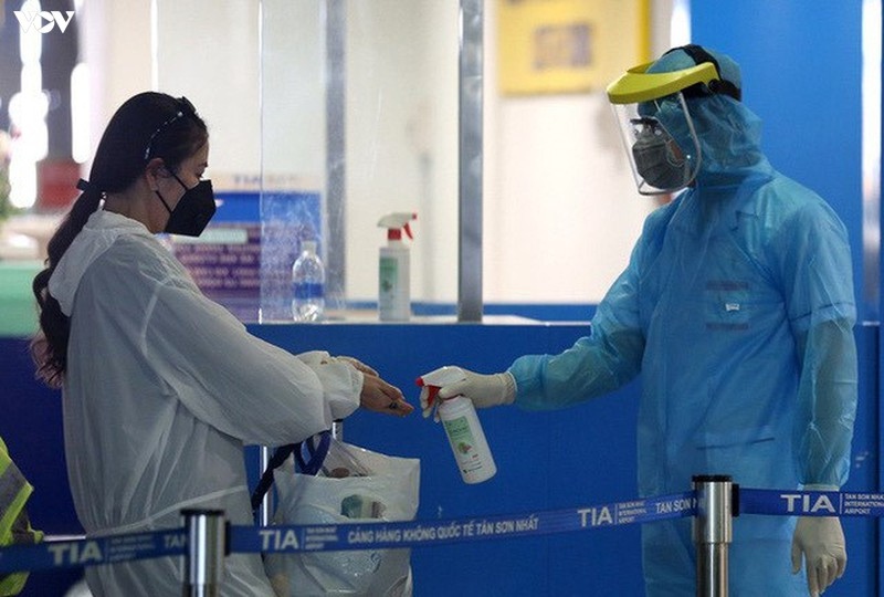 Xét nghiệm kiểm tra SARS-CoV-2 để khách du lịch đang ở tại Đà Nẵng có kết quả âm tính trước khi trở về địa phương.