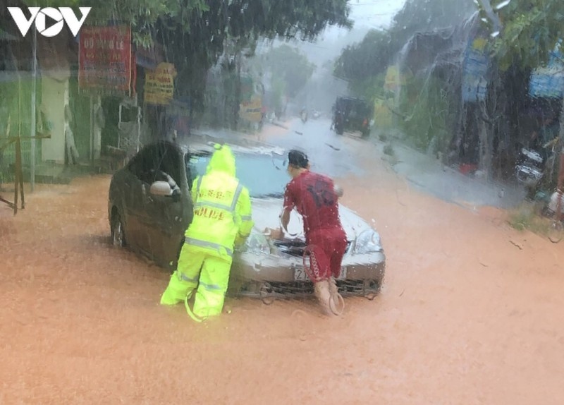 mua lon khien nhieu khu vuc o yen bai ngap lut, giao thong di lai kho khan hinh anh 5