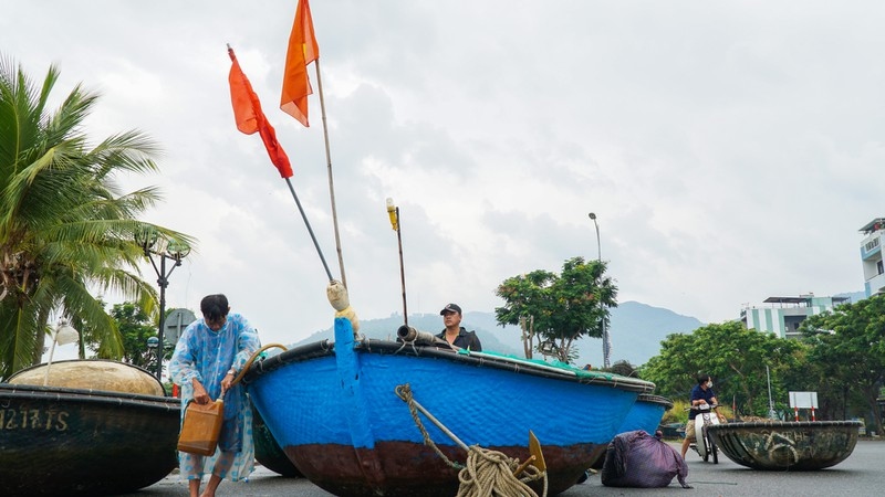 da nang residents brace for impact of typhoon noul picture 9