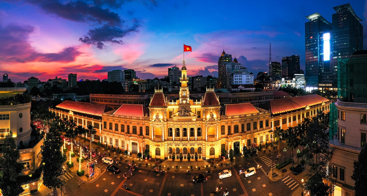 modern hanoi and ho chi minh city in impressive images picture 10