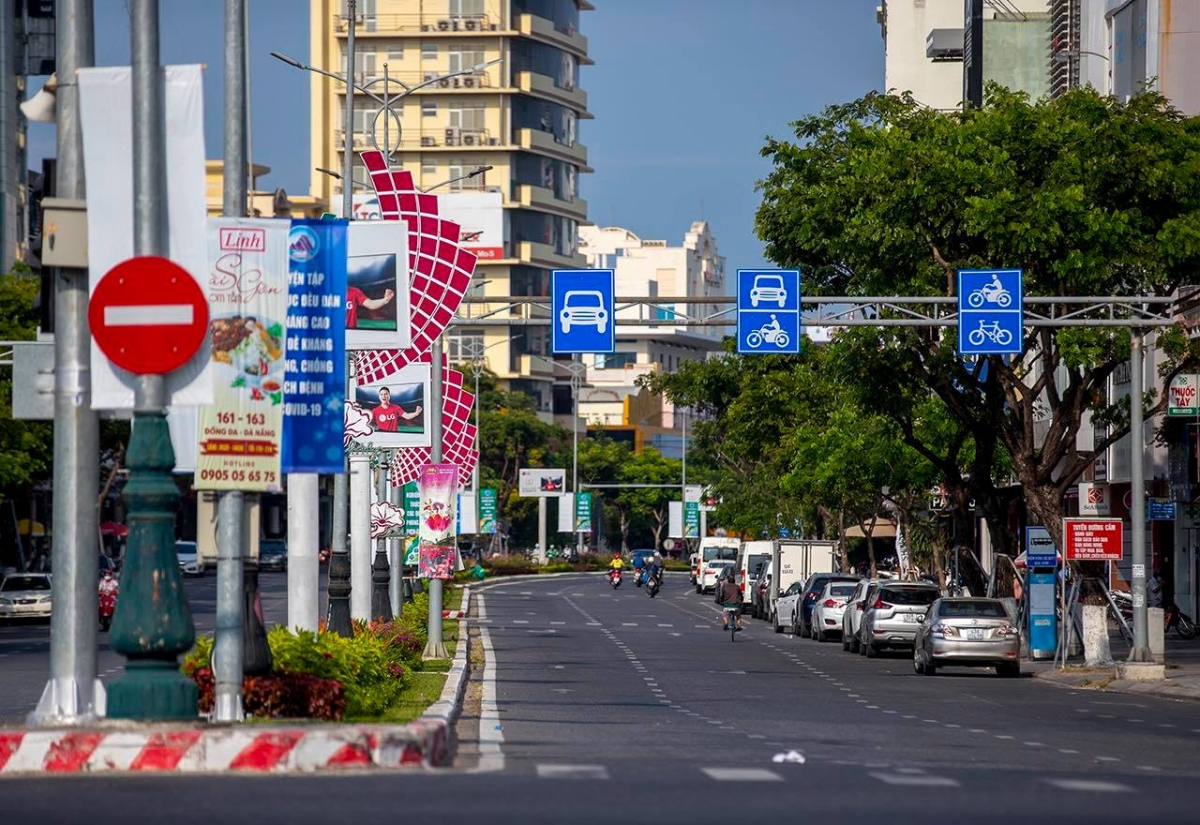 Đà Nẵng sẽ cho người dân tắm biển, nhà hàng hoạt động trở lại 