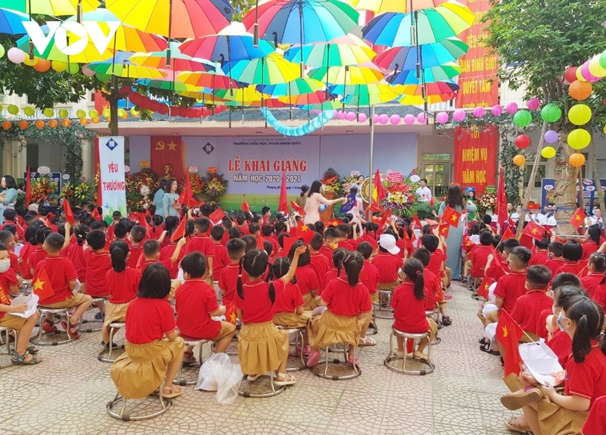special new academic year for vietnamese students picture 14