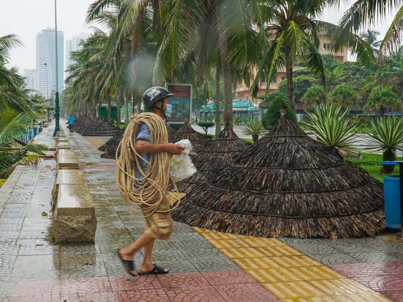 da nang residents brace for impact of typhoon noul picture 2