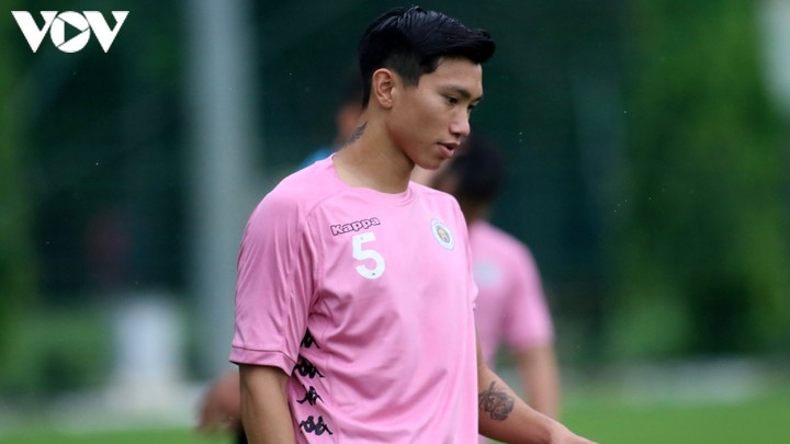 ha noi fc meo mat vi Doan van hau dinh chan thuong, phai nghi 6 tuan. hinh anh 1