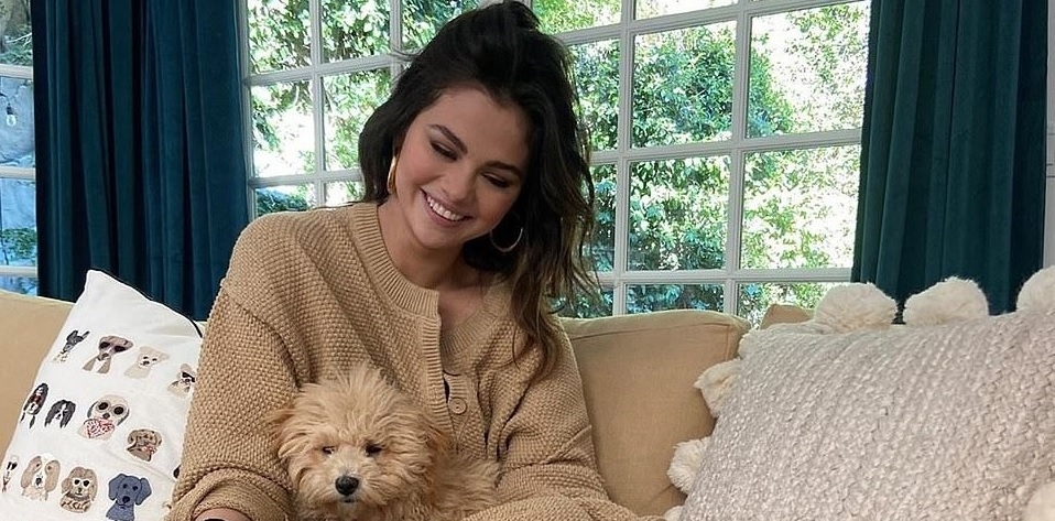 Selena Gomez bán căn biệt thự ngập tràn sắc xanh với giá 2,37 triệu USD