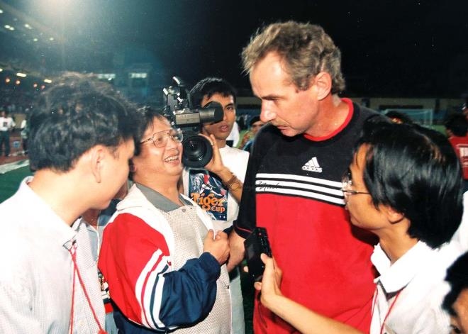 impressive images show tenure of former national team coach alfred riedl picture 10