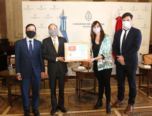 argentine parliament receives gift from vietnamese counterpart picture 1