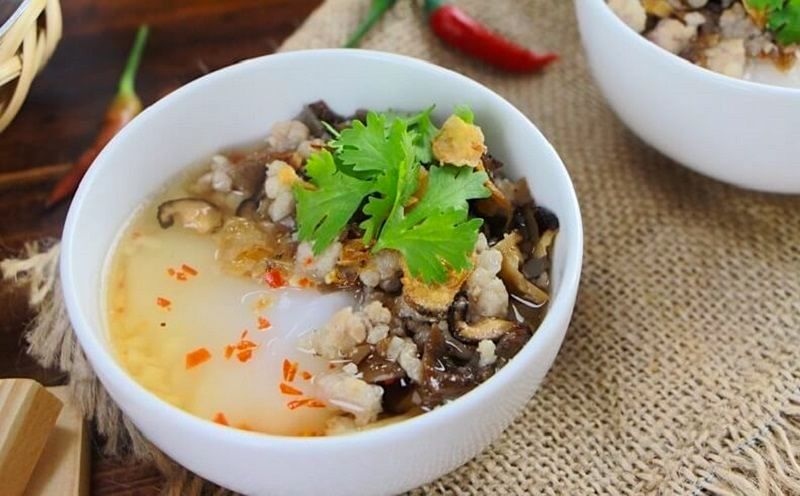 autumn must-try foods for visitors to hanoi picture 2