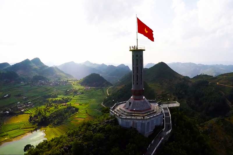 từ 10 10, làm hư hại cột cờ ở biên giới quốc gia có thể bị phạt đến 100 triệu đồng hình ảnh 1 tu 10 10, lam hu hai cot co o bien gioi quoc gia co the bi phat den 100 trieu dong hinh anh 1