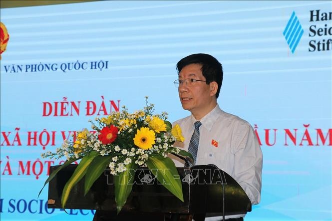 forum looks at current vietnamese socio-economic development picture 1