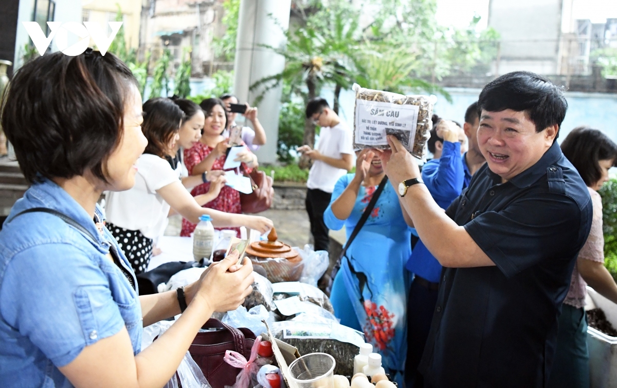 charity fair marks 75th founding anniversary of vov picture 17